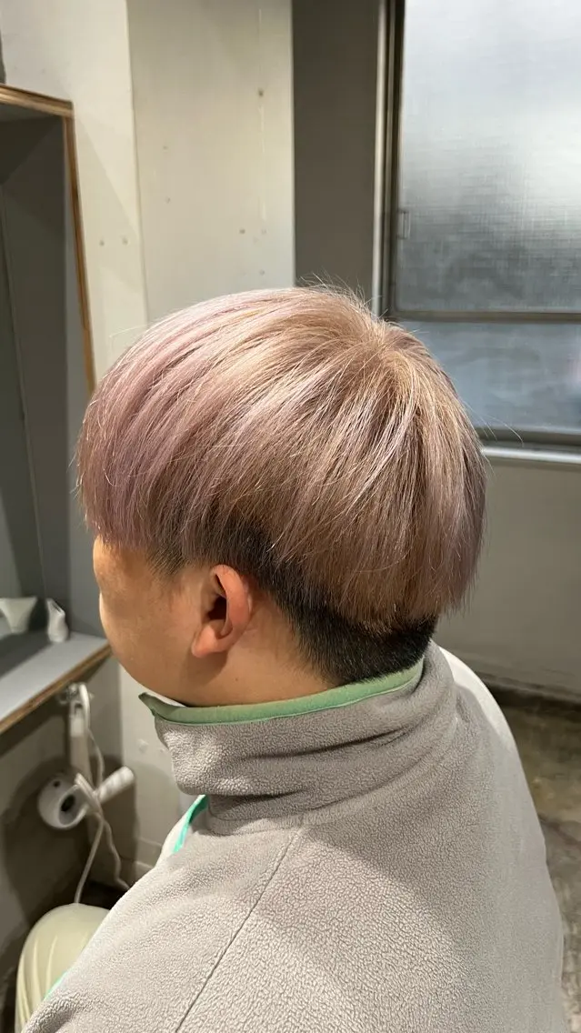 ショート ハイライト 夏見 柚羽のヘアスタイル