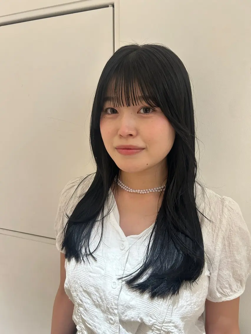 ロング カラー 黒髪 ブルーカラー ブルーブラック 顔周りカット レイヤーカット ヘアカラー CLEO hair / shionのヘアスタイル