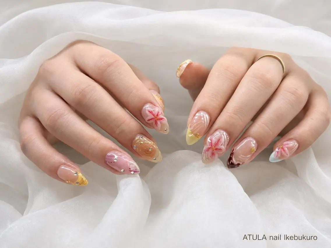 ネイル アートネイル フラワーネイル ゴールド ハンドネイル Atula nail Momoのネイルデザイン