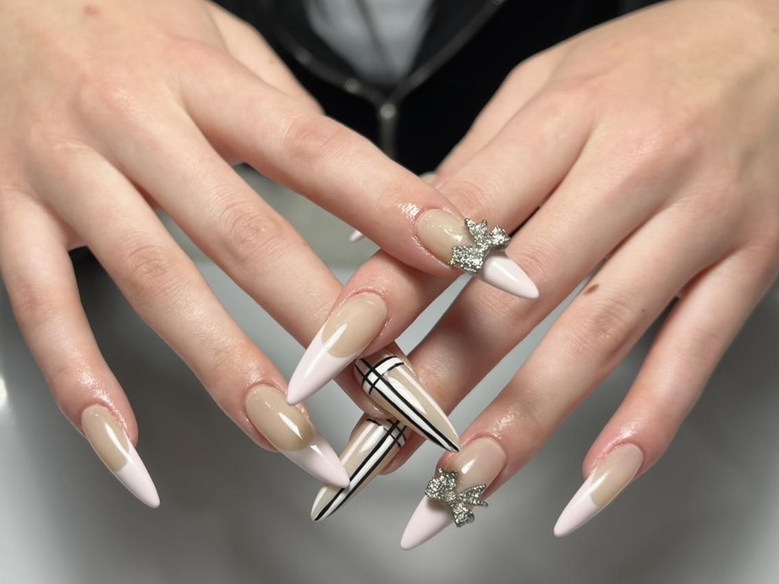 ネイル 長さ出し ジェルネイル 韓国ネイル マグネットネイル 持ち込み ハンドネイル Emi🌸Belle Nail Salonのネイルデザイン