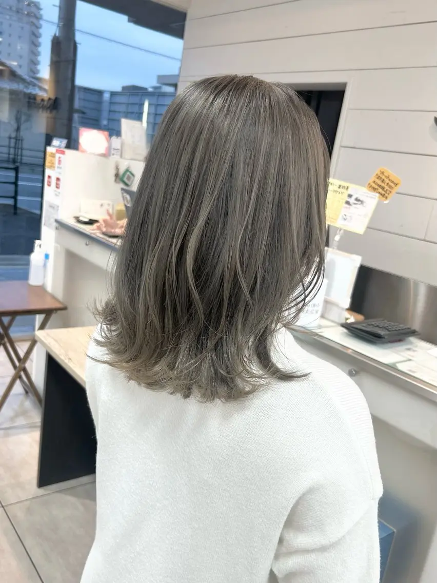 ミディアム カット ヘアカラー 🫧艶髪カラー🫧 森本くるみのヘアスタイル