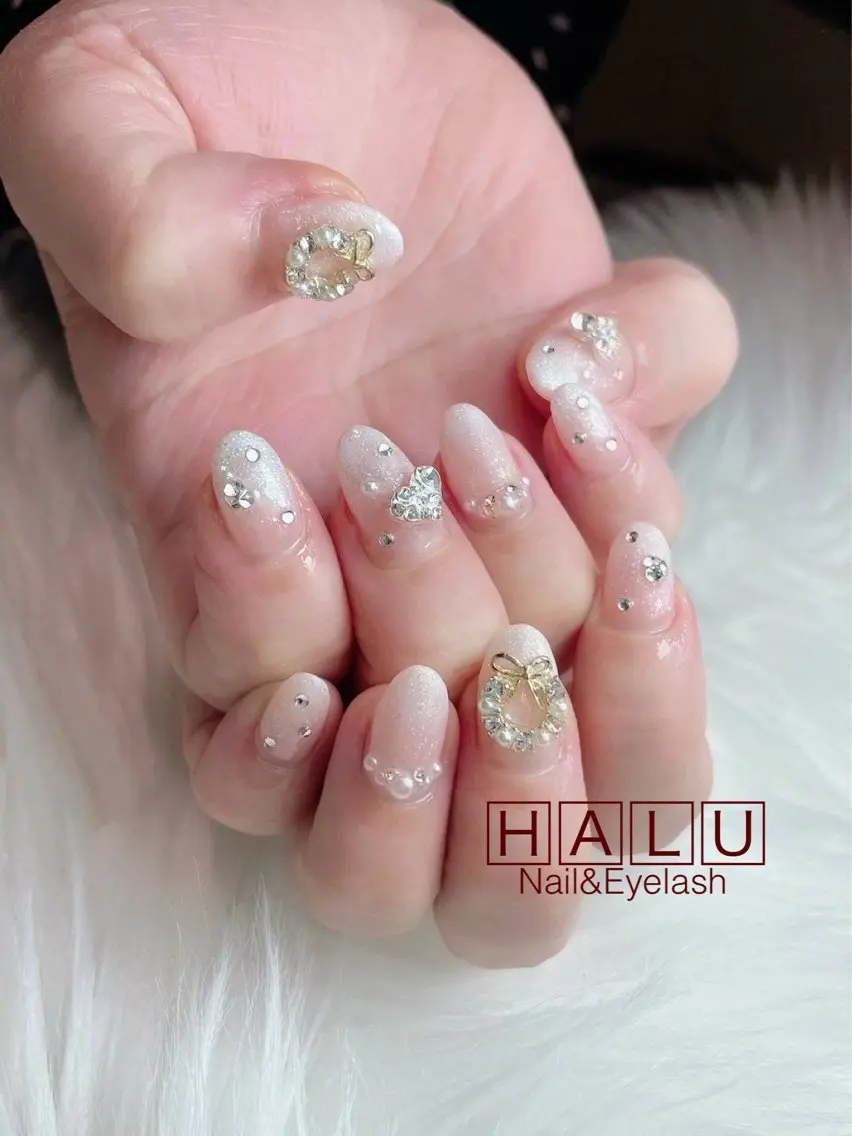 ネイル ホワイト HALU ハルのネイルデザイン