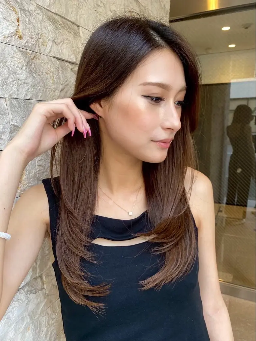 ロング カラー 赤嶺 心音のヘアスタイル