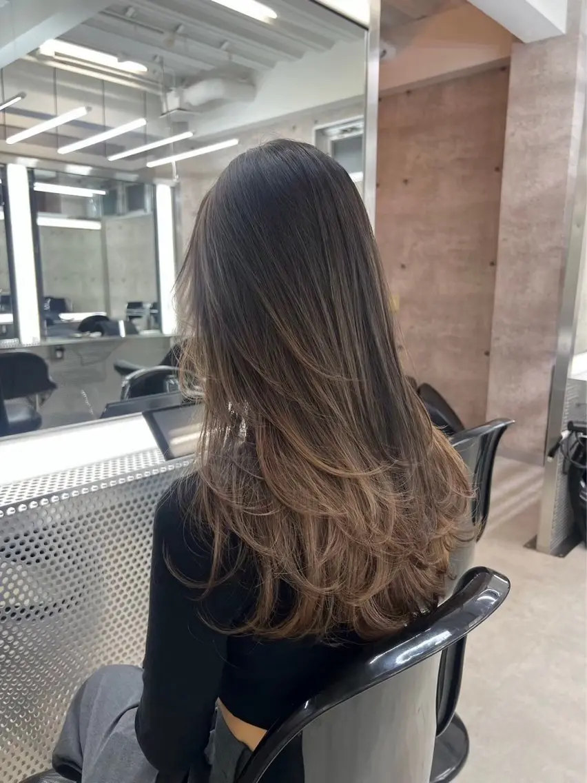 ロング ヘアカラー ヘアセット 🫧バレイヤージュ/ ハイトーン/ミズキのヘアスタイル