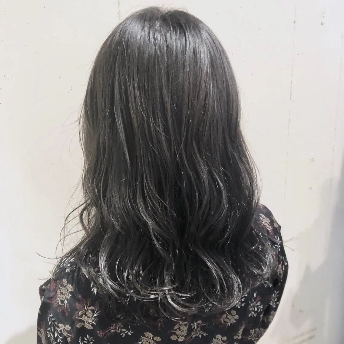 ミディアム カラー パーマ ヘアアレンジ バレイヤージュ ベージュカラー ブリーチ 透明感カラー グラデーションカラー 【ツヤ髪美容師】 ツダケイスケのヘアスタイル