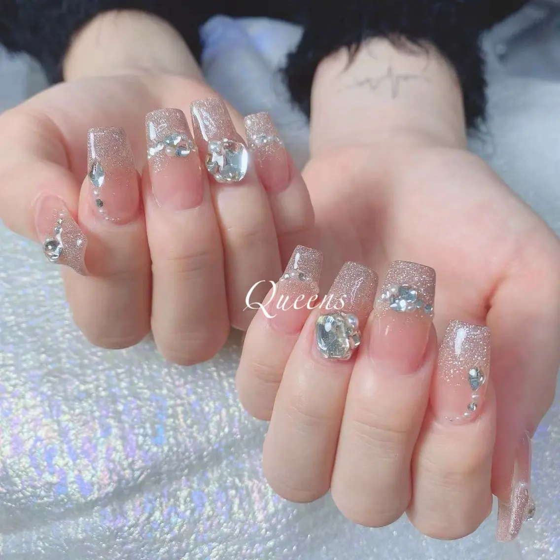 ネイル ハンドネイル Queens 榊 まおのネイルデザイン