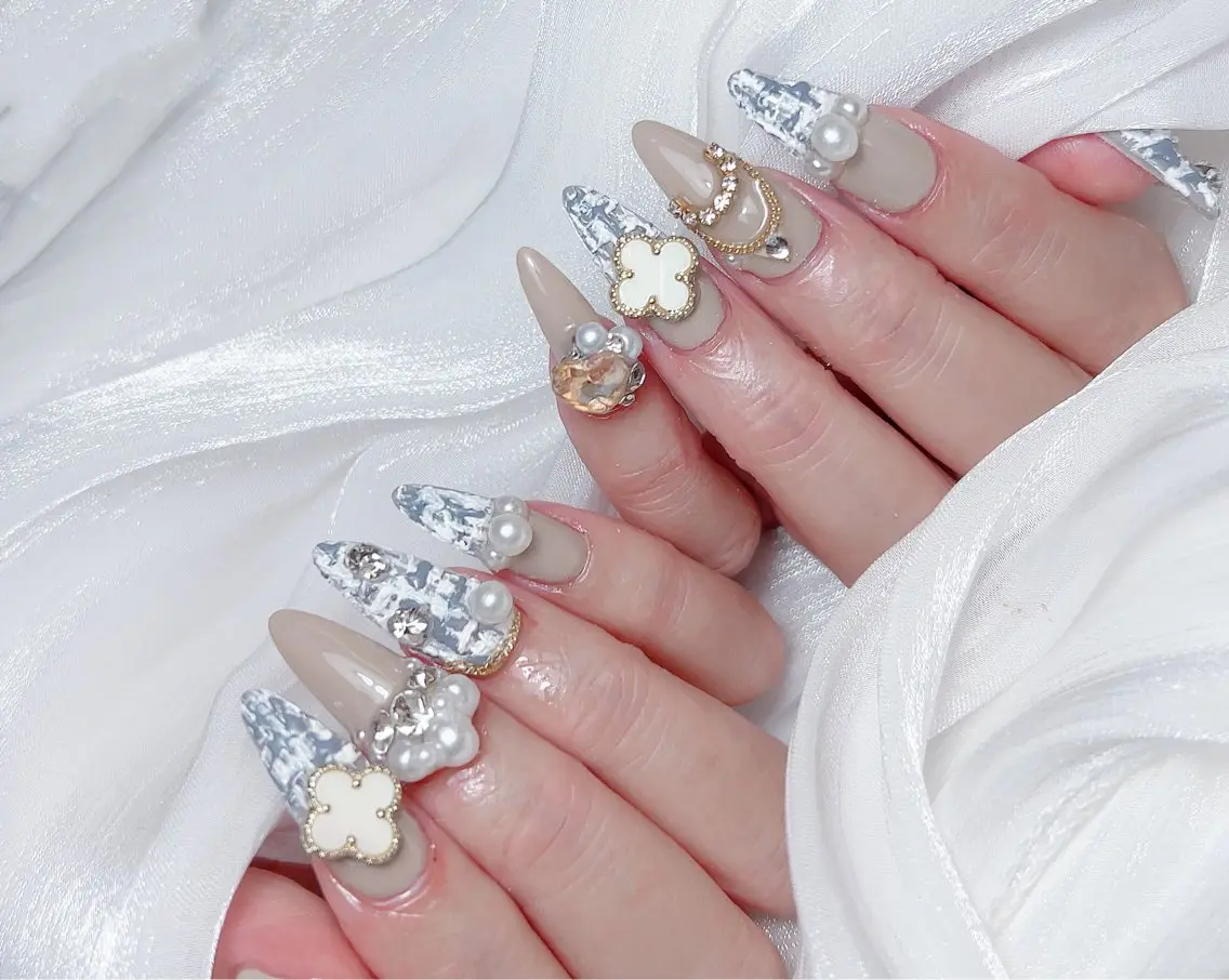 ネイル ハンドネイル M🌷nail 長さだし専門店のネイルデザイン