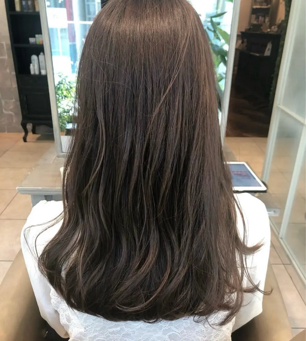 セミロング 縮毛矯正 トリートメント 古山 瞳のヘアスタイル