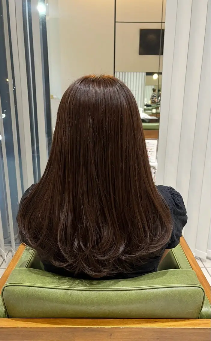 ロング カラー 黒髪 ブラウンカラー ふかや まりかのヘアスタイル
