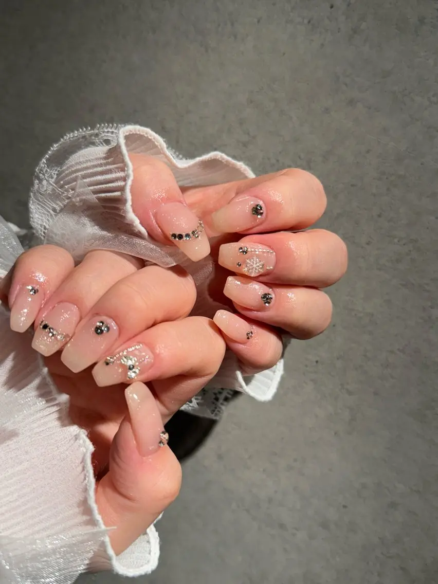 ネイル I-nailロング /ワンホン/キラキラのネイルデザイン