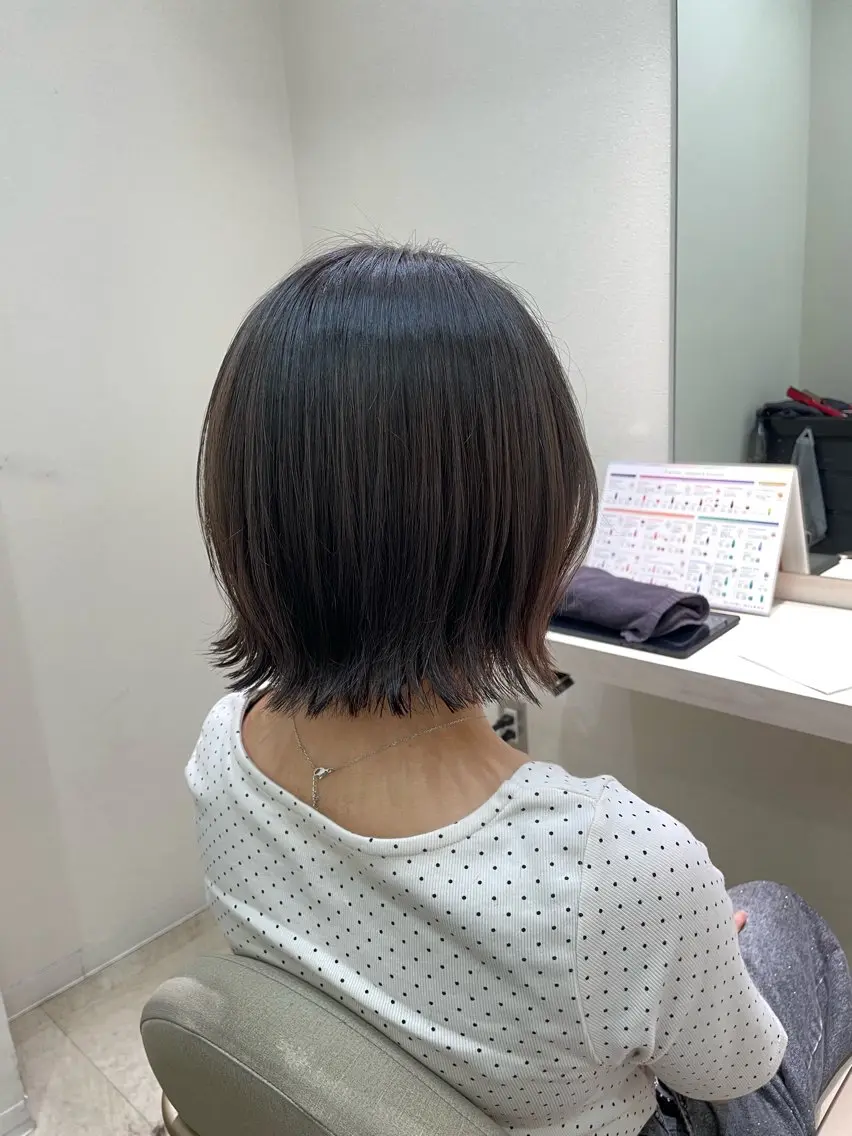 ショート ボブ 外ハネヘア カット ヘアカラー 田中 郁也のヘアスタイル
