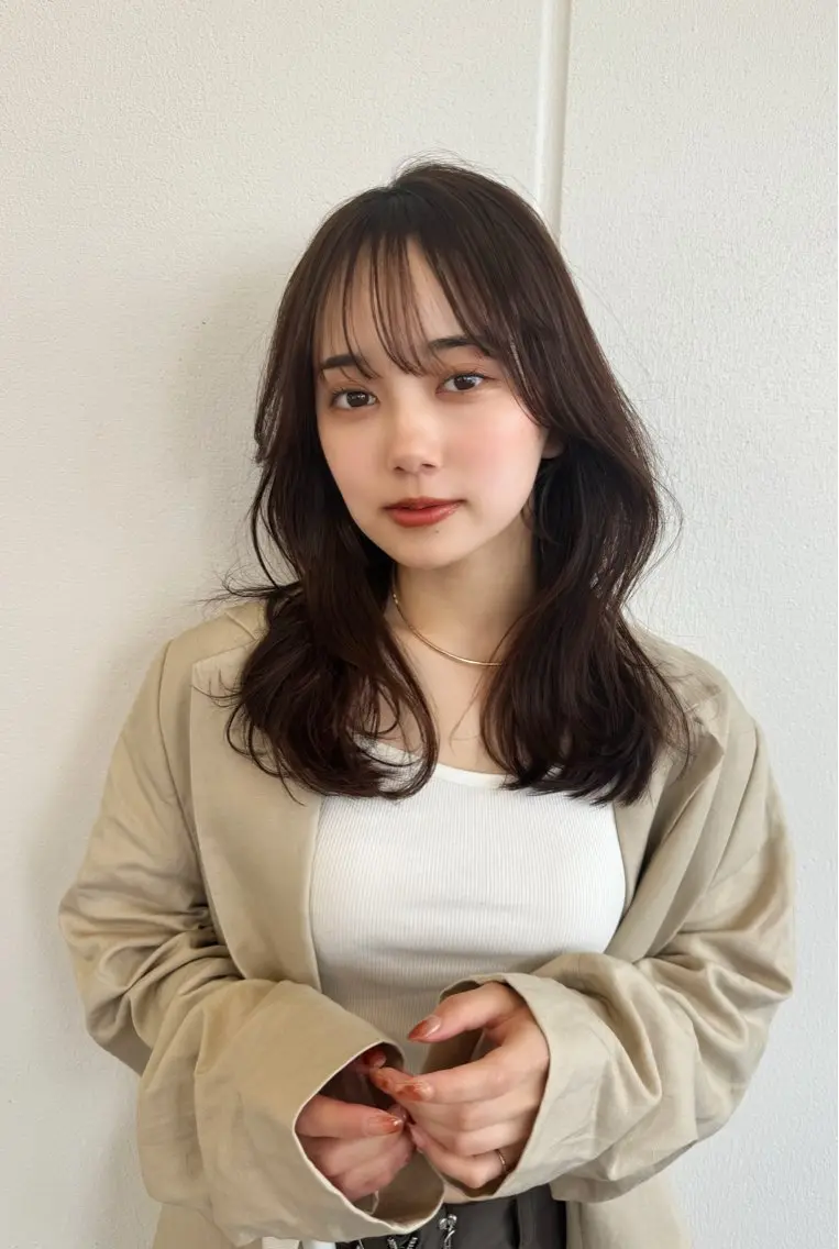 セミロング ヘアカラー 顔まわりレイヤー 透明感カラー🩵🩵のヘアスタイル