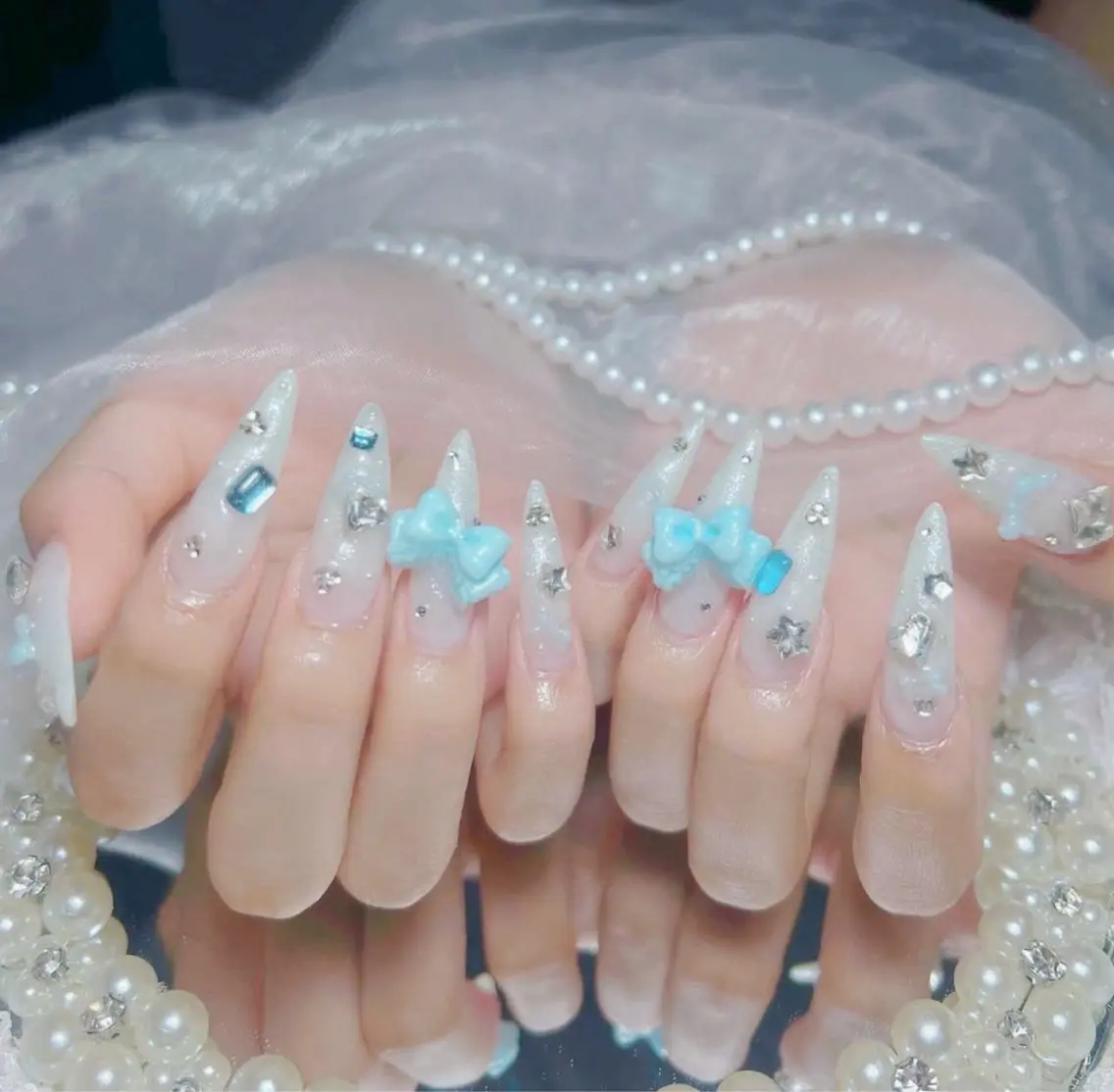 ネイル フラッシュネイル フレンチネイル グラデーション キラキラネイル 韓国ネイル ハンドネイル Hy nailsのネイルデザイン