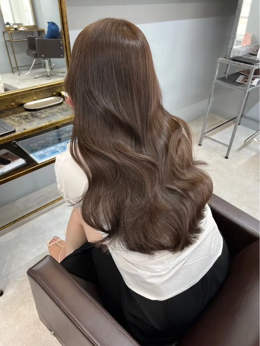 セミロング ヘアカラー 佐藤 菜穂のヘアスタイル