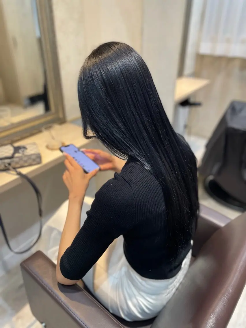ロング カラー 黒髪 ブルーカラー ブルーブラック カラー✨縮毛矯正✨ ハギワラケンタのヘアスタイル