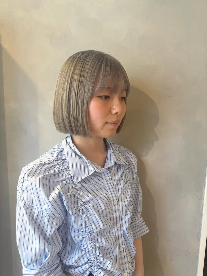 ショート カラー カット ヘアカラー ハイトーン/うる艶 カラー Mioのヘアスタイル