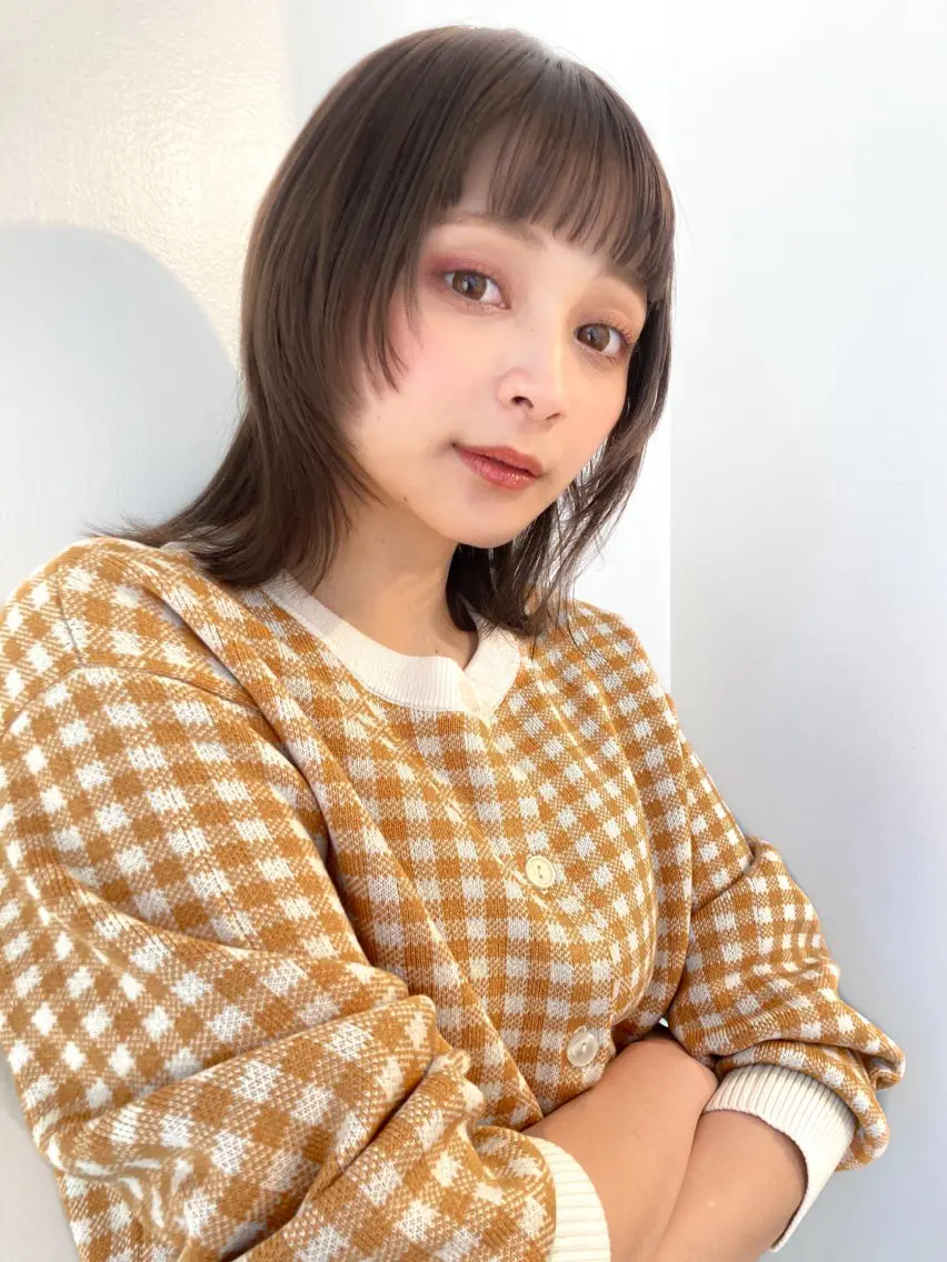 ミディアム 嶋崎 留美のヘアスタイル