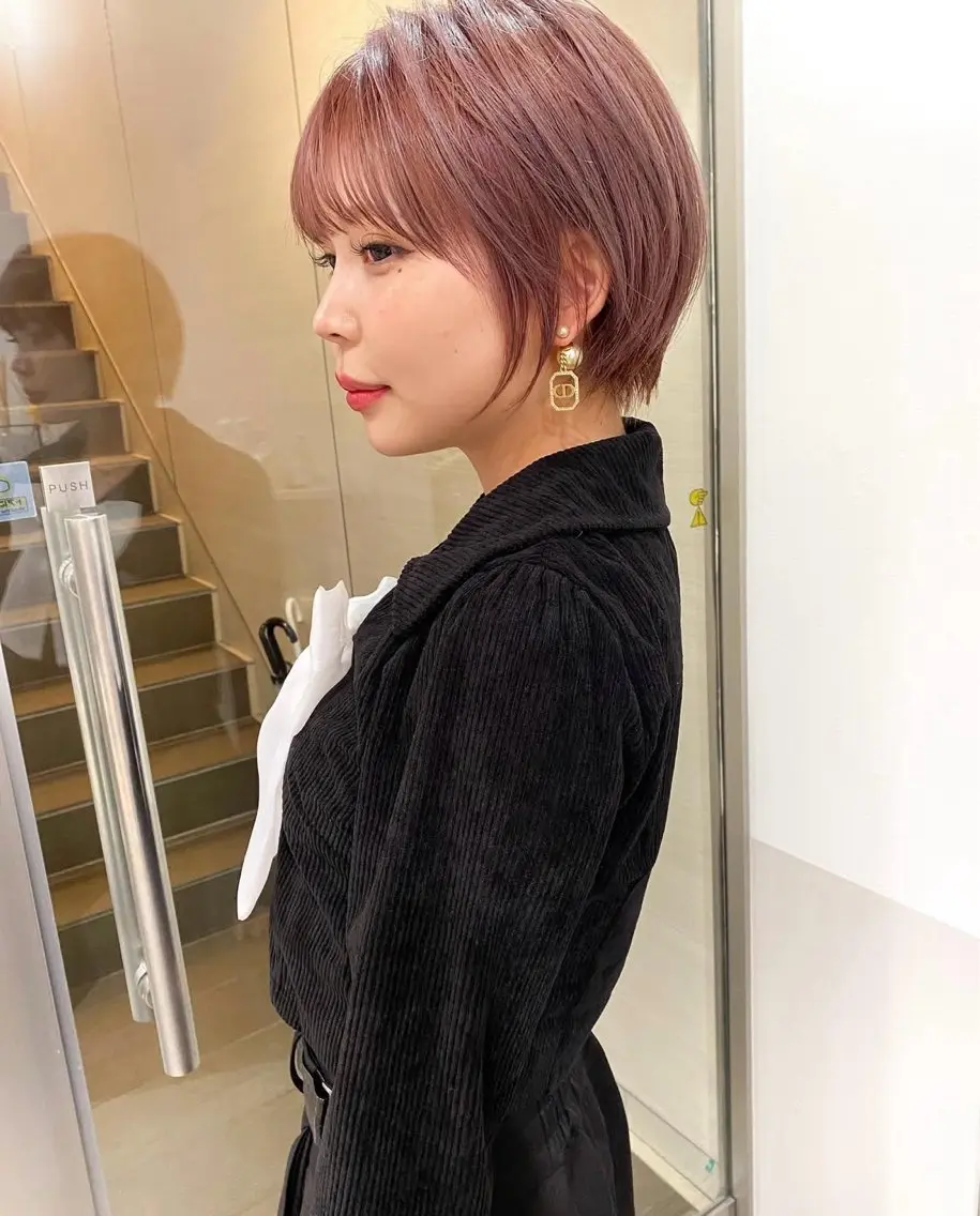 ショート 梅田🫧透明感カラー /小顔レイヤー/未来のヘアスタイル