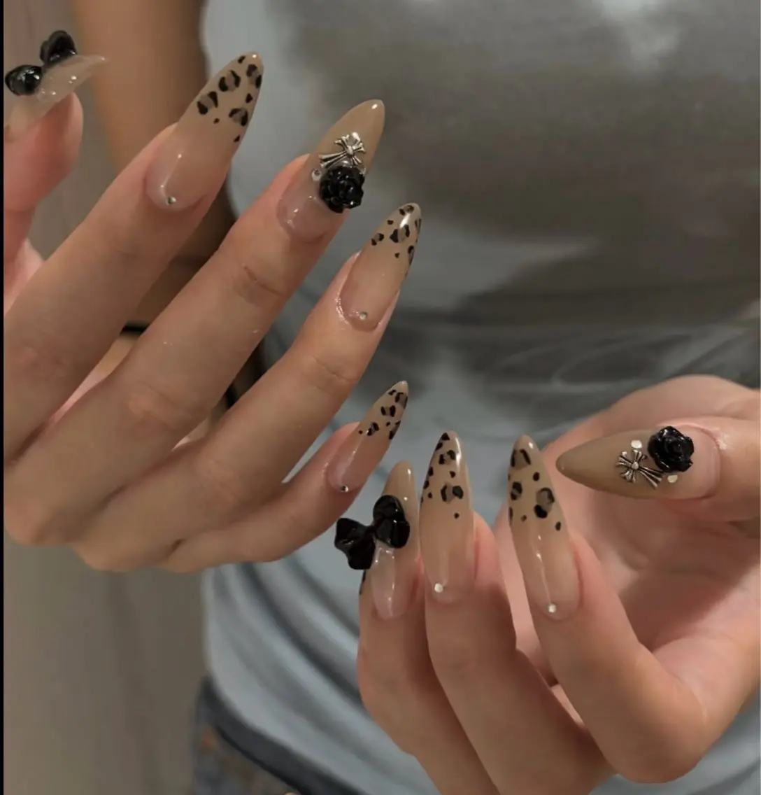 ネイル ハンドネイル NiJi Nailsのネイルデザイン
