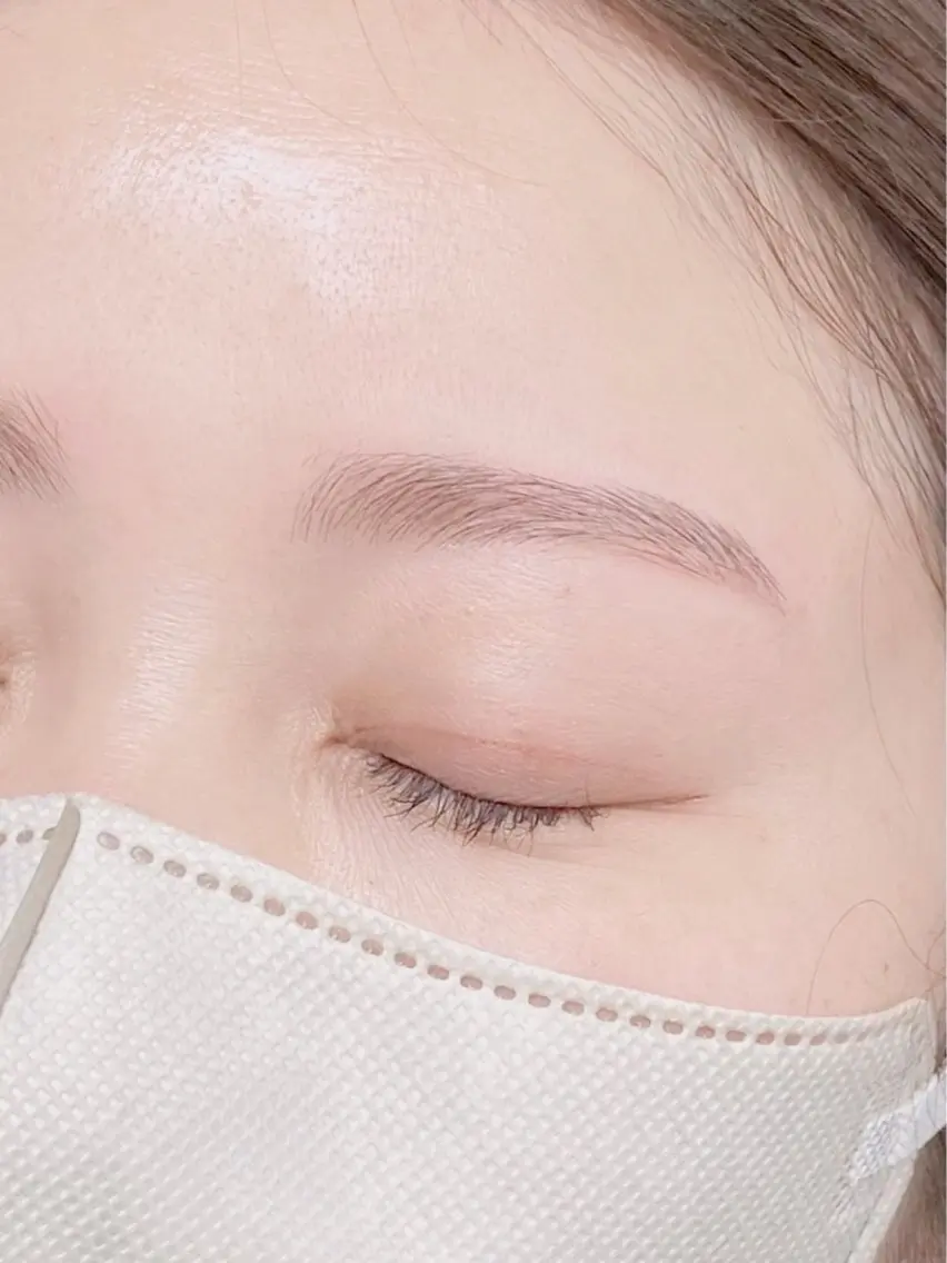 【🫧眉ワックスで垢抜けふんわり眉に】なりたいイメージに合わせて眉をデザイン、ワックスで産毛と古い角質までオフ🫧の写真