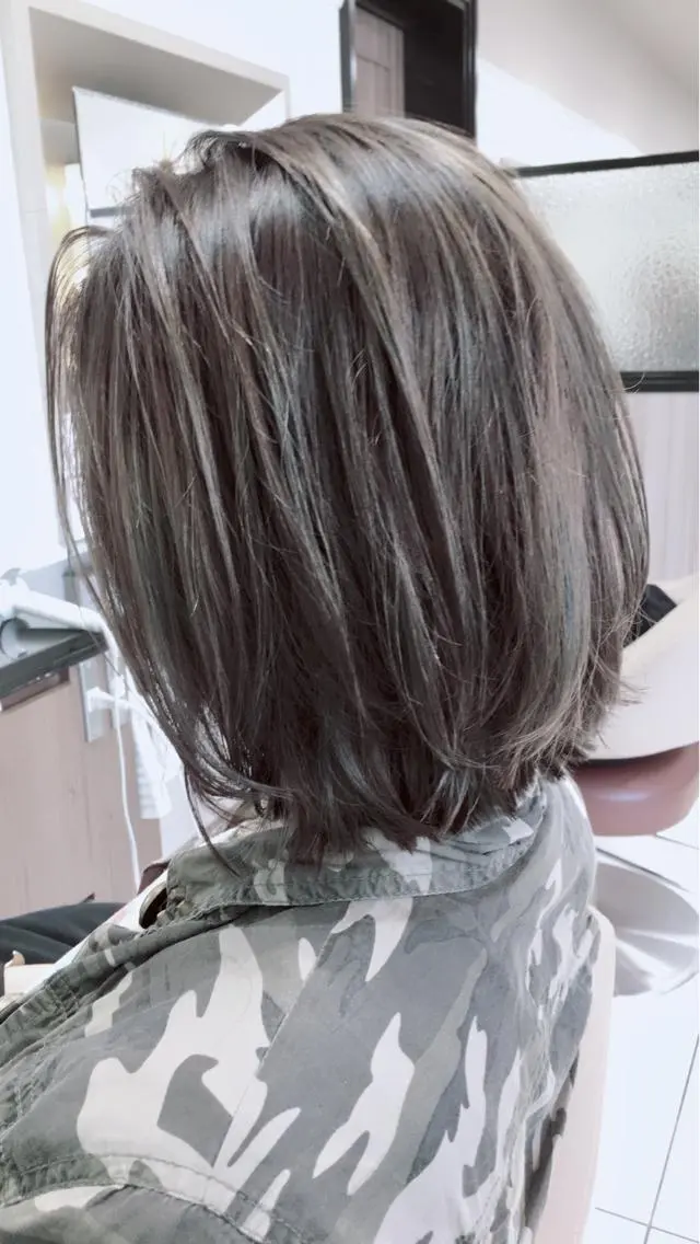 店長担当似合わせカット&表面ハイライト&艶カラー&保湿トリートメントの写真