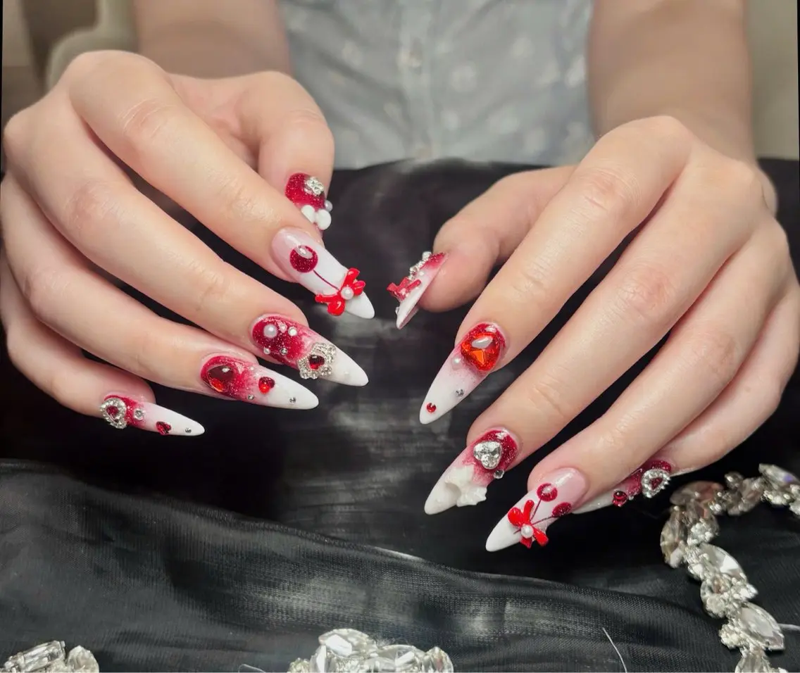 ネイル フラッシュネイル フレンチネイル グラデーション キラキラネイル 韓国ネイル ハンドネイル nyunn nailのネイルデザイン