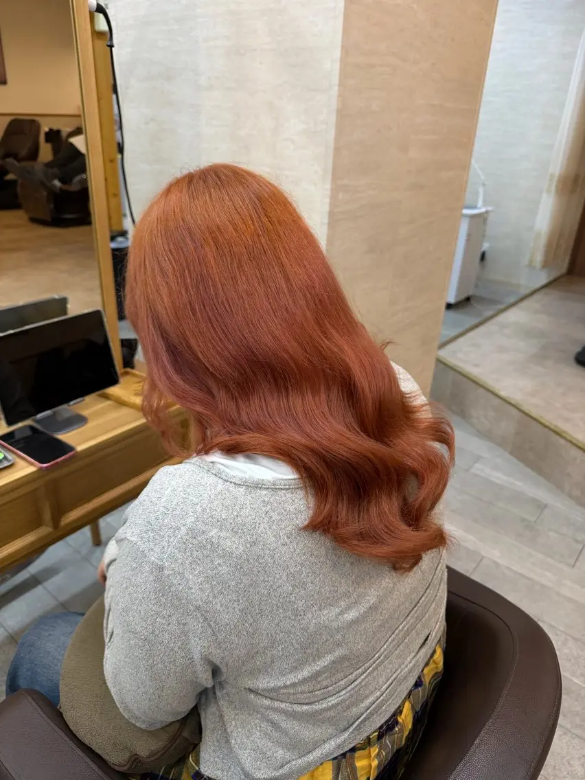 カラー ブリーチ オレンジ Kureha .のヘアスタイル
