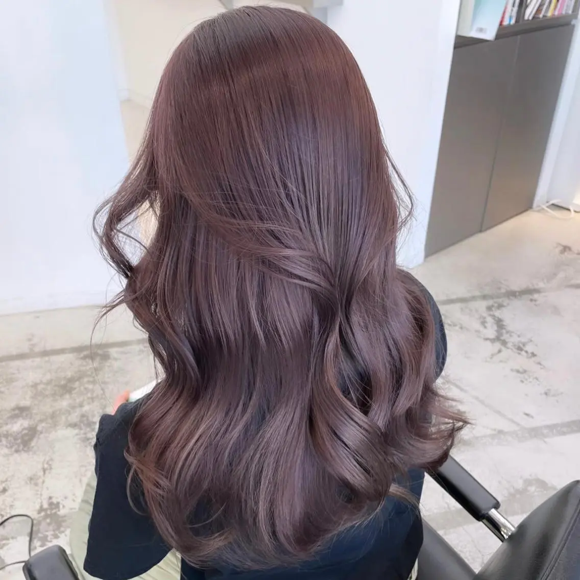 セミロング カラー ベージュカラー ブラウンカラー ダブルカラー グレージュ ラベンダーカラー レイヤー×グレージュ /ピンク🩷mioのヘアスタイル
