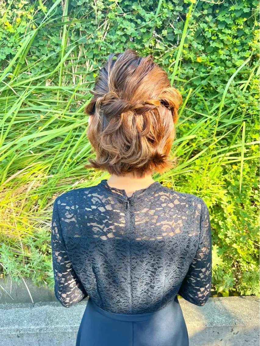 ショート カラー ヘアアレンジ ハーフアップ 「sumi」 AMIのヘアスタイル