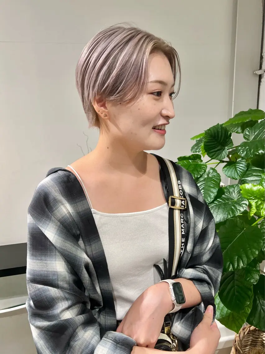 ショート カット ヘアカラー 石井 菜々のヘアスタイル