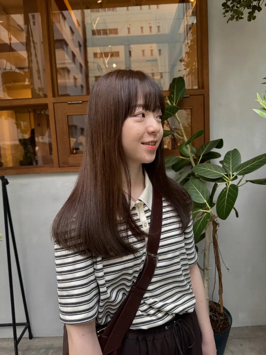 ロング カラー アッシュ アッシュブラウン ブラウンカラー カット ヘアカラー トリートメント ENIF 大島 芽生のヘアスタイル