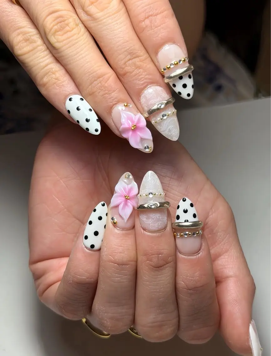 ネイル アートネイル チークネイル ドット フットネイル フレンチネイル ハンドネイル Rina Mika Nailsのネイルデザイン