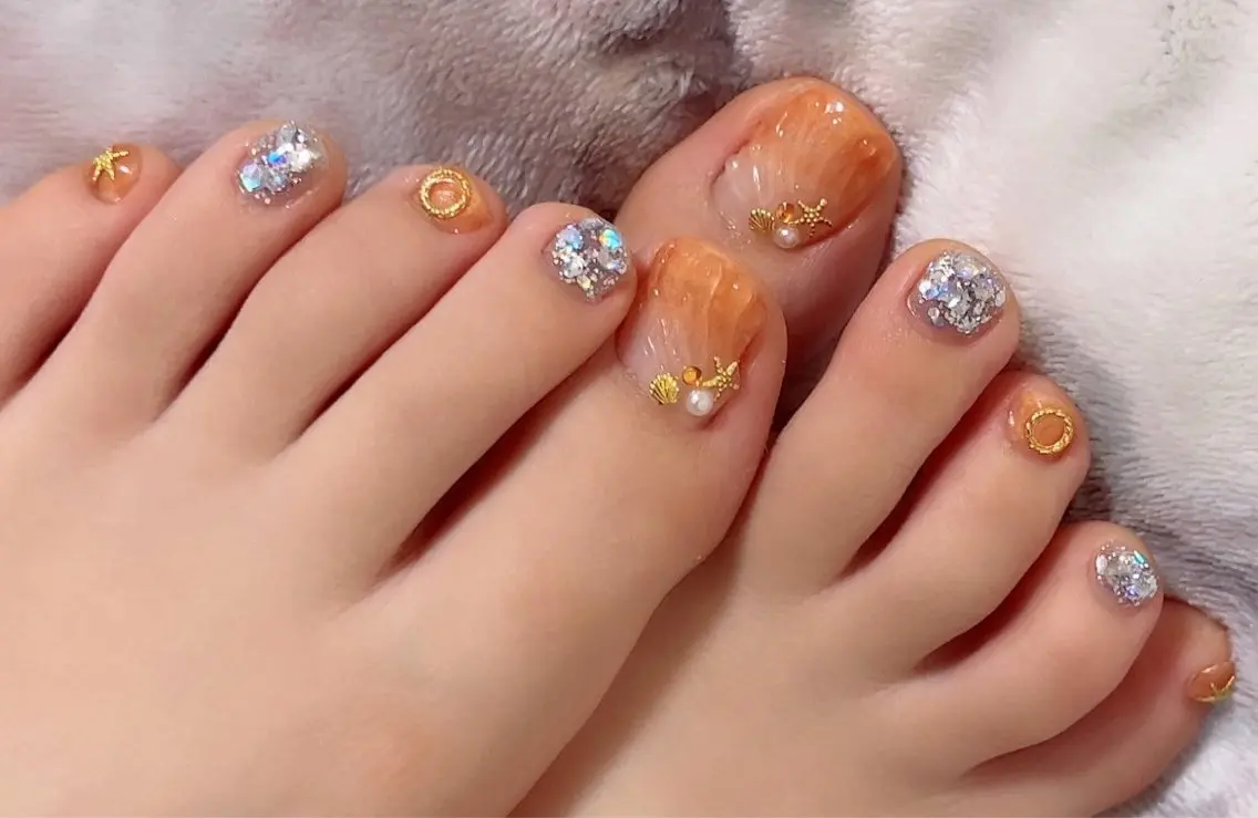 ネイル フットネイル キラキラネイル オレンジ ハンドネイル フットネイル ハンドケア Shibata Asamiのネイルデザイン