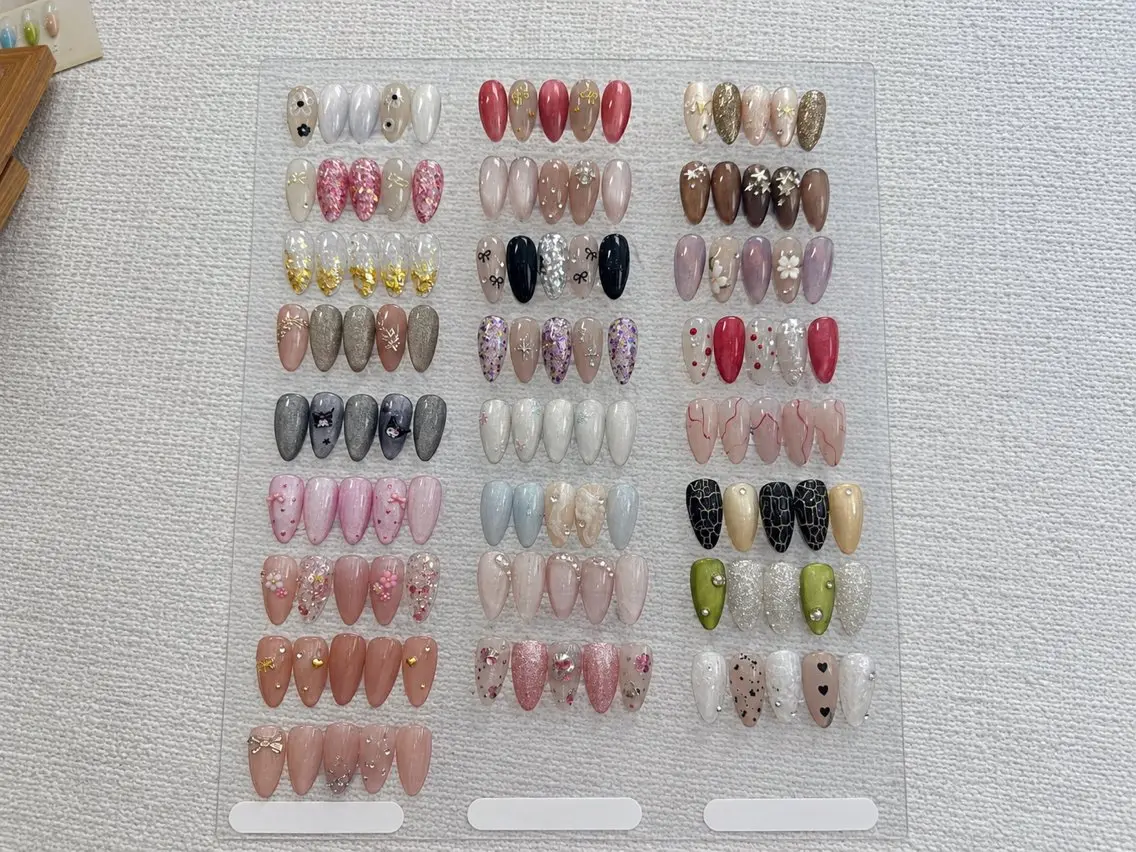 ネイル ハンドネイル UniNail EyeSalonのネイルデザイン