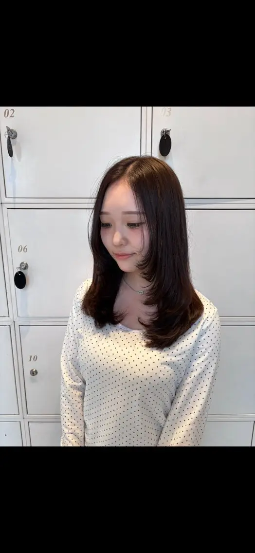 セミロング カット 工藤 彩夏のヘアスタイル
