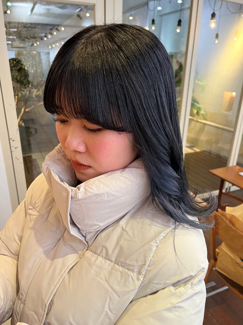 セミロング カラー くいた あやなのヘアスタイル