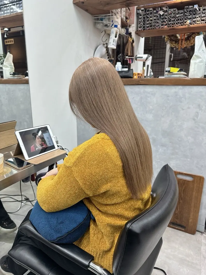 ロング カラー ベージュカラー ブリーチ ヘアカラー トリートメント ブリーチ指名 NO1🌈SAKIのヘアスタイル