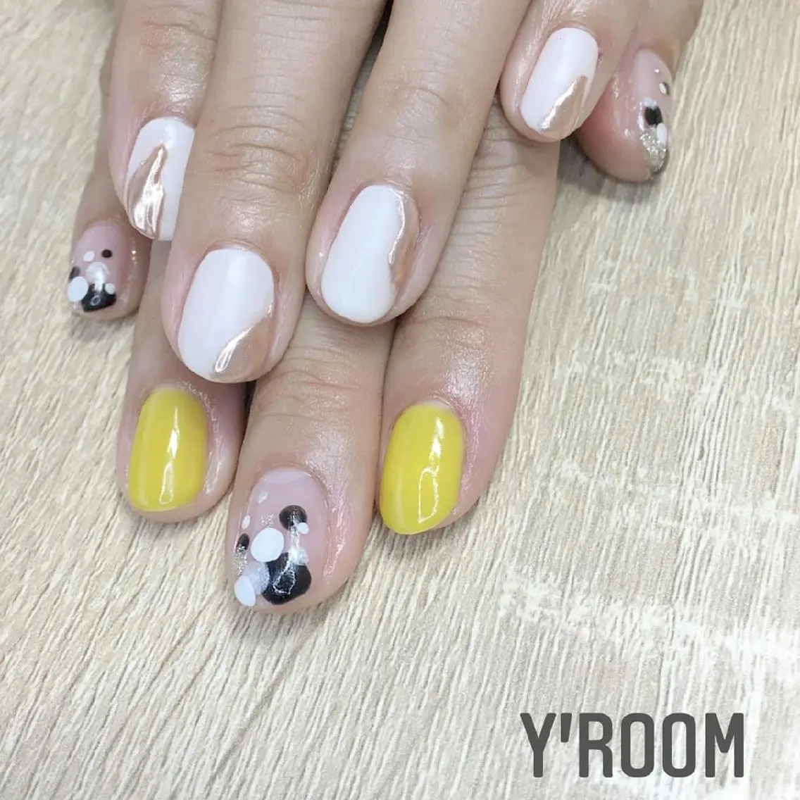 ネイル オーロラネイル フラッシュネイル ジェルネイル 氷ネイル・うるうるネイル マグネットネイル ハンドネイル YUKA （ネイリスト）のネイルデザイン