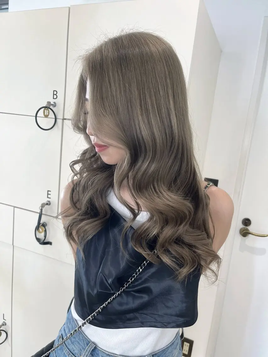 🧚‍♂️ブリーチカラー➕外部補修トリートメントの写真