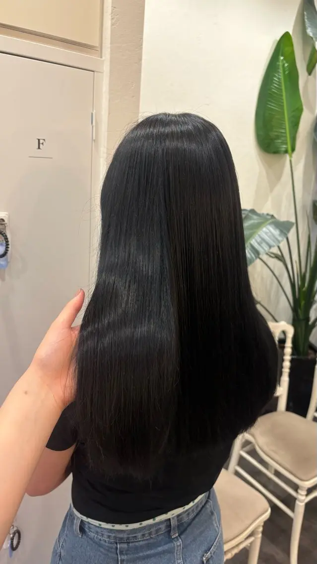 ロング カラー 伊佐🌷hulau CharmMarchのヘアスタイル