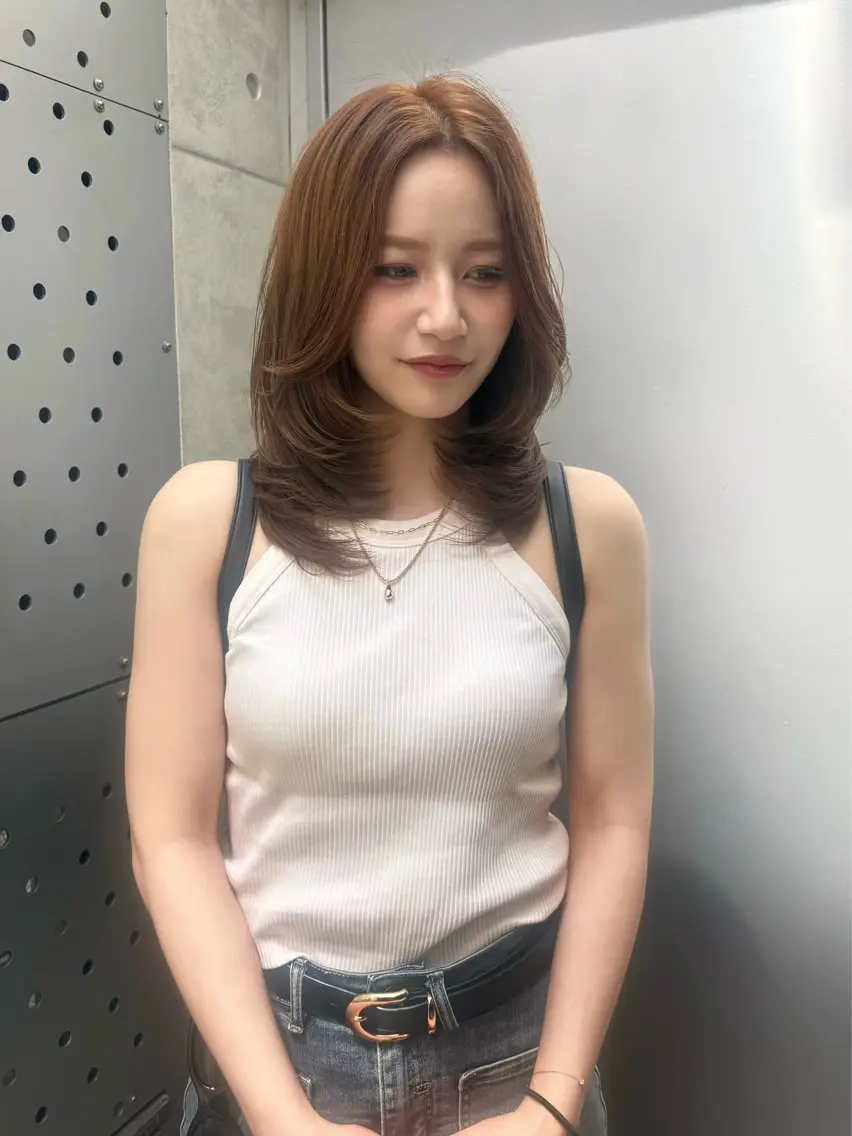 ミディアム カラー レイヤーカット カット ヘアカラー トリートメント 幣 あや乃 /レイヤーカットのヘアスタイル