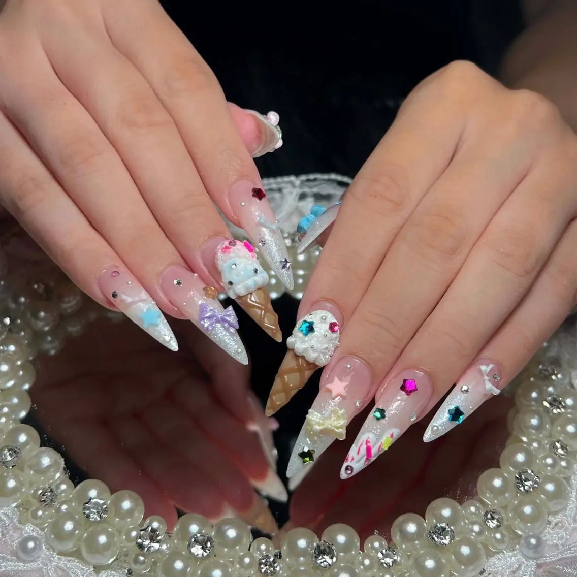 ネイル オーロラネイル 長さ出し フラッシュネイル フレンチネイル ジェルネイル ハンドネイル ハンドケア CiCi NailSalonのネイルデザイン