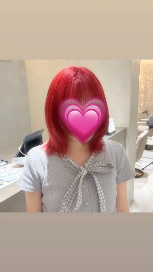 ミディアム カラー こばやし にな 🦖⋆͛ぷつっとボブのヘアスタイル