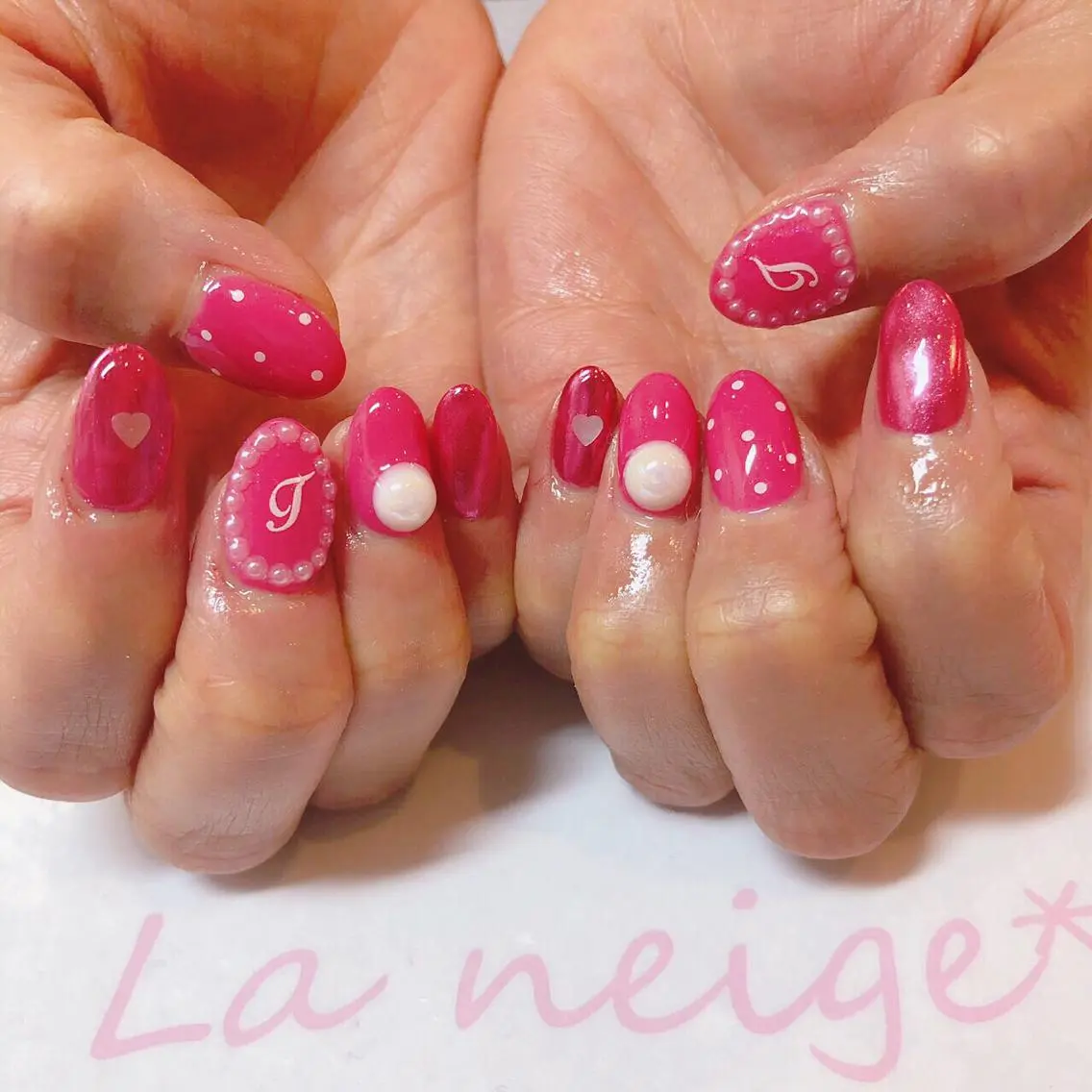 ネイル ミラーネイル ピンク La neige* yuki 🐩🌙のネイルデザイン