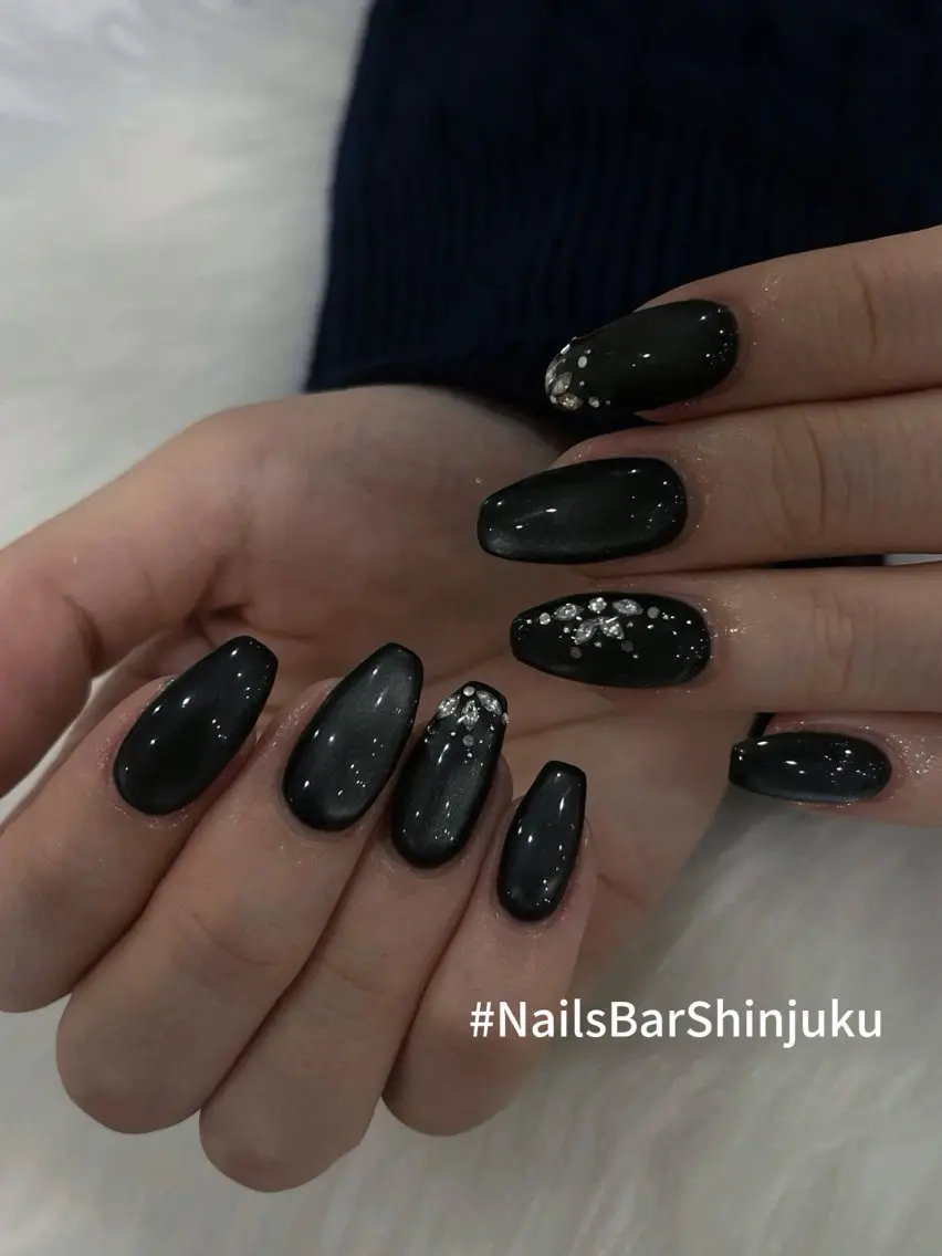 ネイル ボルドー ブラウン チークネイル ドット フットネイル NAILS BAR SHINJUKUのネイルデザイン