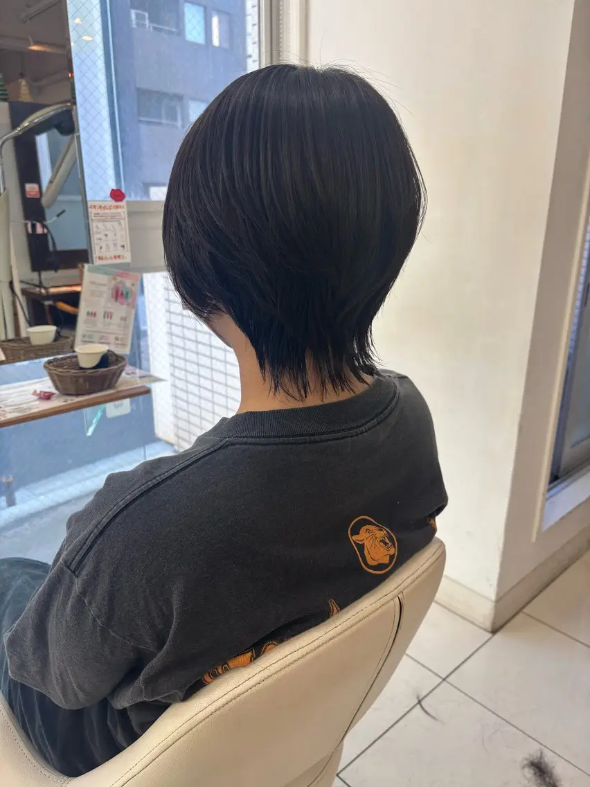 ショート ブリーチ透明感カラー /レイヤー👗しずかのヘアスタイル
