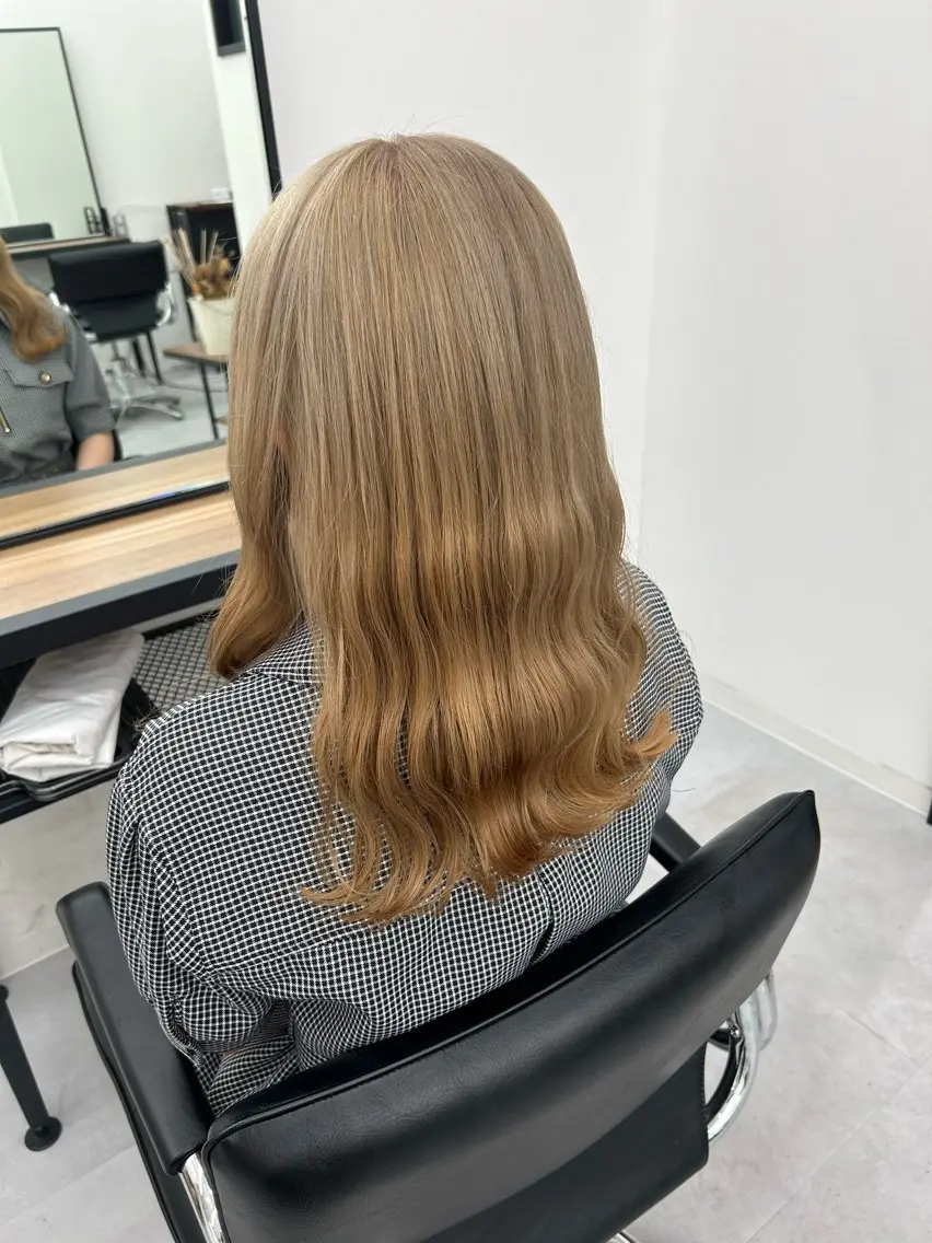 ロング レイヤー ハイトーン 暖色⭐︎KANAKOのヘアスタイル