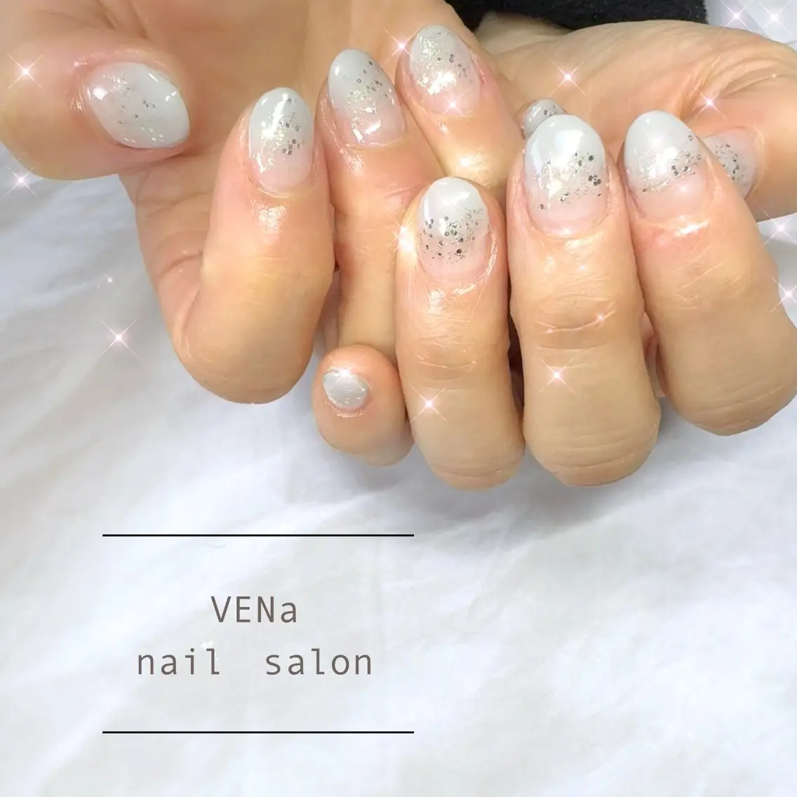 ネイル グラデーション ラメ(グリッター) ホワイト VENa eye＆ nail salonのマツエク・マツパデザイン
