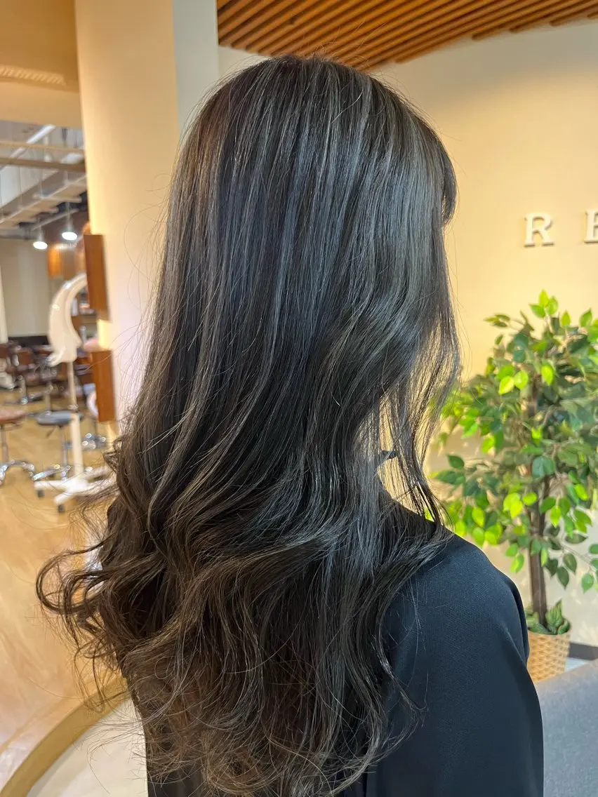 ロング カラー ブリーチ ハイライトカラー オレンジ ハイライト カット ヘアカラー 竹井俊介/ブリーチ /海外レイヤーのヘアスタイル