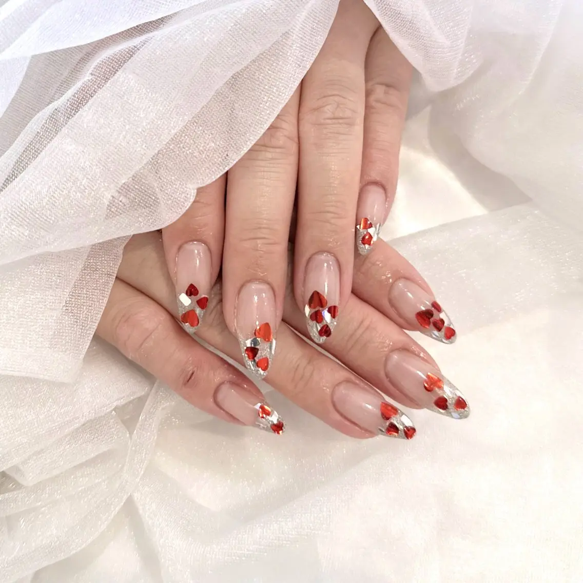ネイル ハート ハンドネイル ハンドケア sara : salon ELVIのネイルデザイン